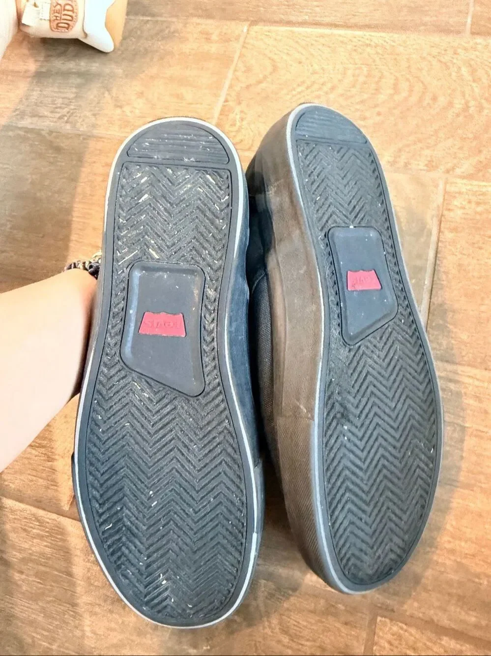 Levis levi black